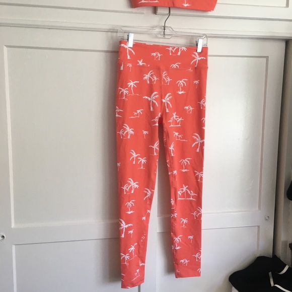 AA forward crop legging set in coral palm NWOT Med - Picture 4 of 16